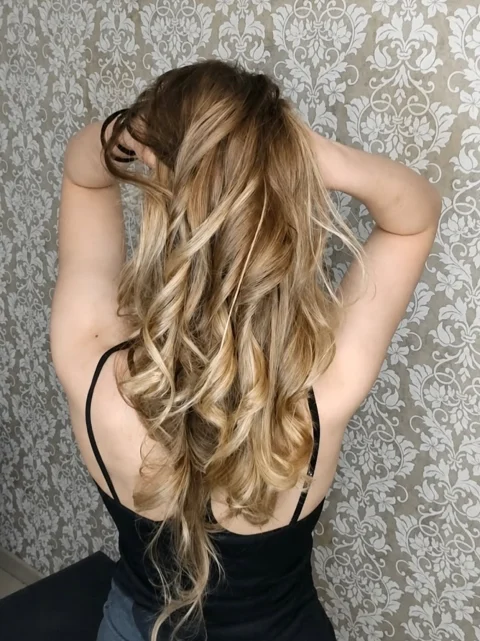 Referência de cabelo longo do portfólio do Studio